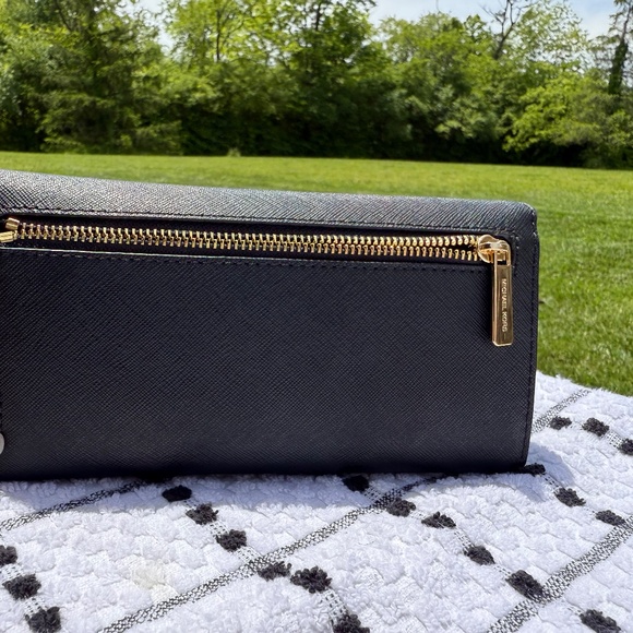 Michael Kors Manhattan Studded Satchel – Metallic Plum + Wallet - Picture 13 of 13